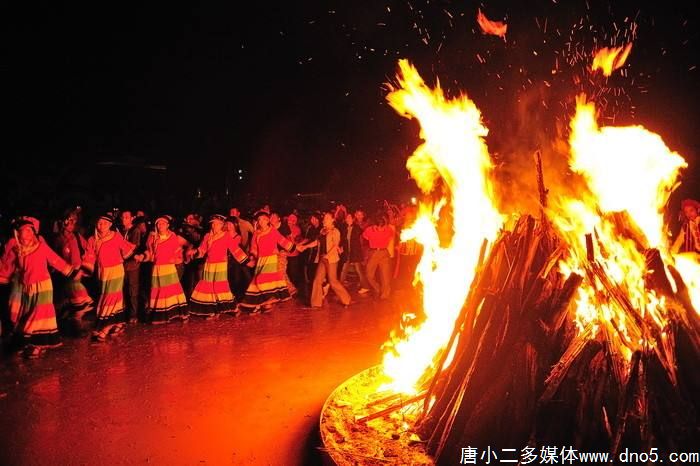 国民委出品火把节宣传片《我们一起来玩火》
